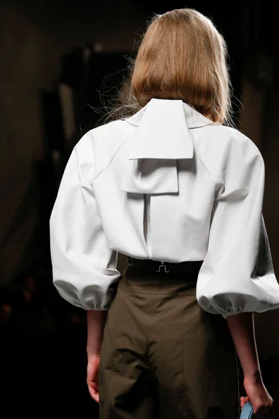 Look 72